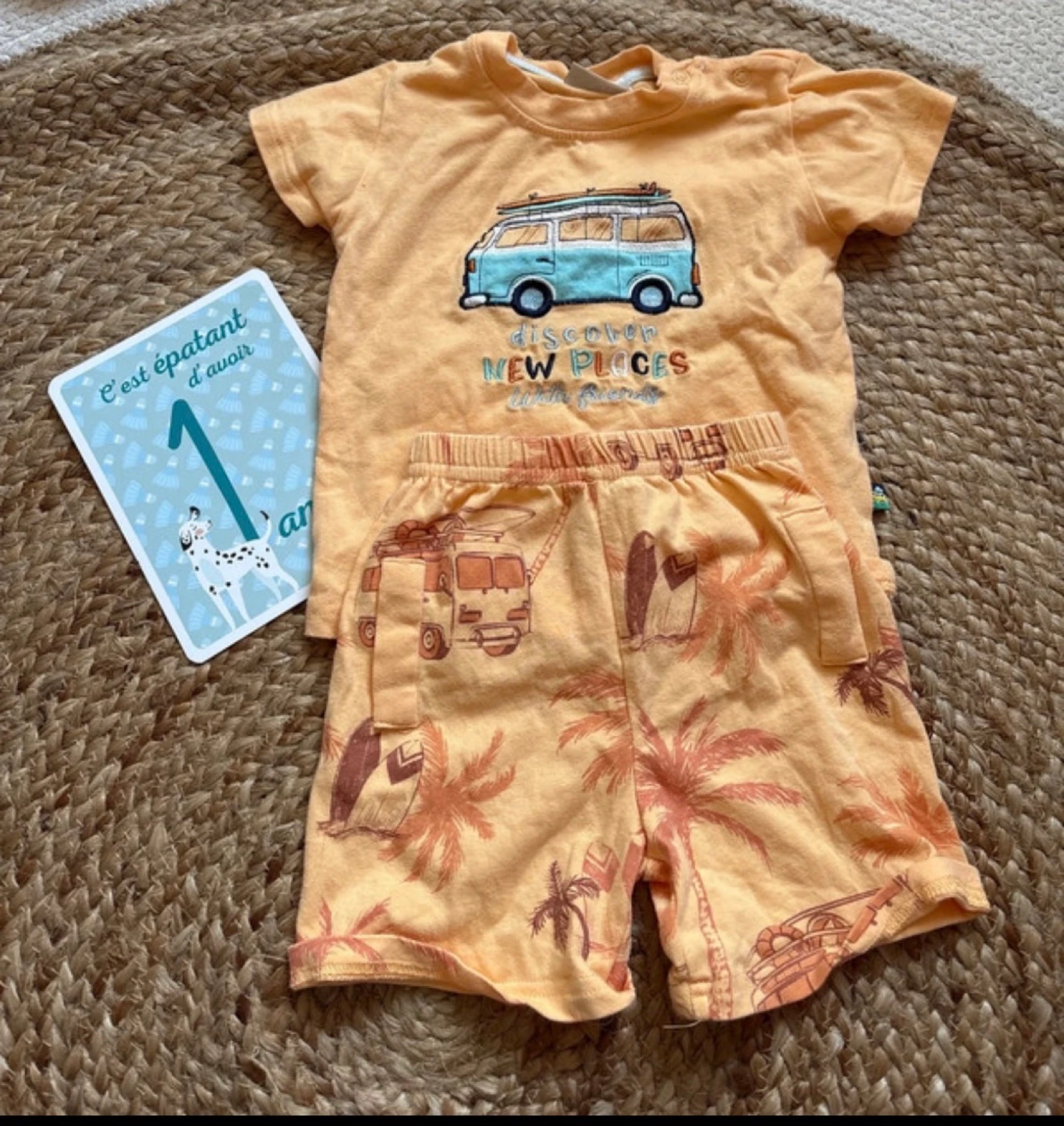 Ensemble short et T-Shirt motif van 12 mois